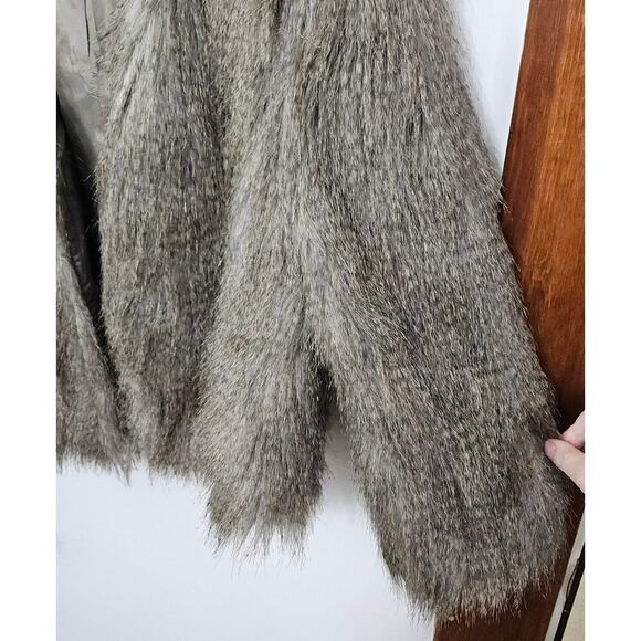 Lucky Brand Womens Faux Fur Cropped Open Front Jacket Coat Sz Medium 3/4 Sleeves - Picture 4 of 6
